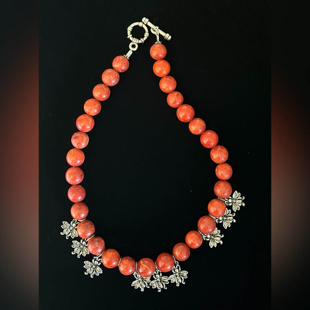 Red Ombré Wood 🪵 Bead Hand 🤚 Made Necklace 🐝